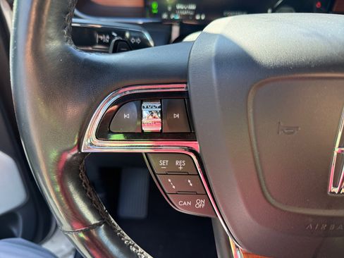 Used 2019 Lincoln Navigator Reserve image 20