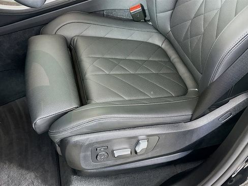 Used 2025 BMW X5 xDrive40i w/ Premium Package image 26