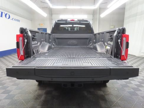 Used 2023 Ford F250 Platinum w/ FX4 Off-Road Package AWD/4WD image 46