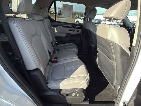 Used 2025 Honda Pilot EX-L image 20