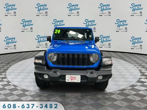 Used 2024 Jeep Wrangler Unlimited Sport AWD/4WD image 2
