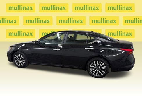 Used 2023 Nissan Altima 2.5 SV FWD image 10