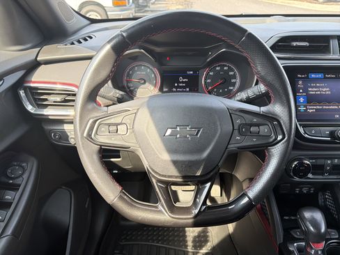 Used 2021 Chevrolet TrailBlazer RS w/ Technology Package image 18