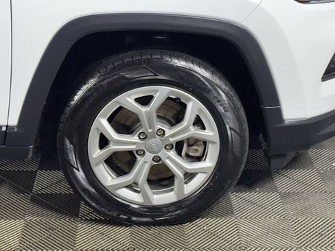 Used 2024 Jeep Compass Latitude AWD/4WD image 22