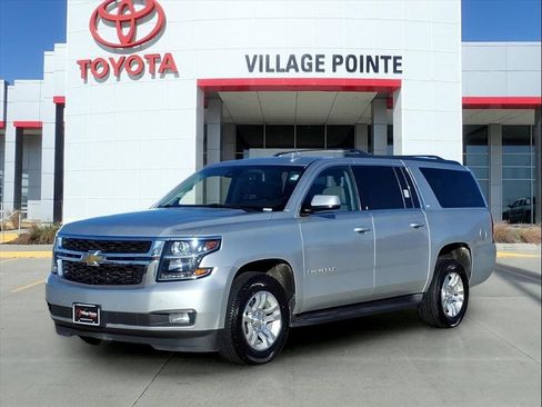 Used 2019 Chevrolet Suburban LT image 1
