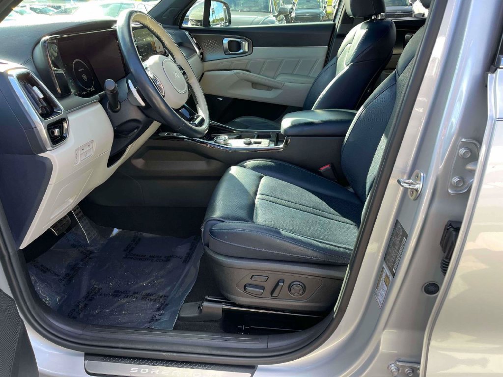 Used 2023 Kia Sorento SX Prestige w/ Panoramic Sunroof Package AWD/4WD image 18