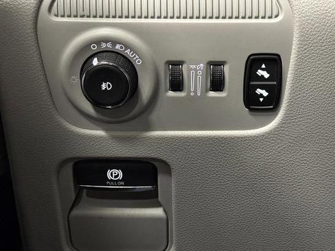 Used 2024 Jeep Wagoneer L Series II w/ Convenience Group I image 25