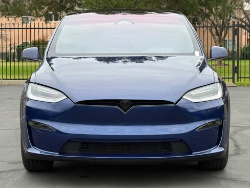 Used 2022 Tesla Model X image 2