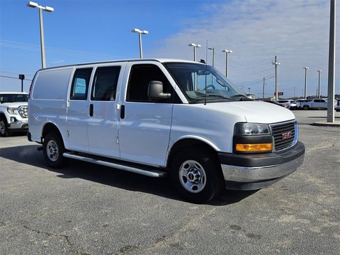 Used 2023 GMC Savana 2500 w/ Driver Convenience Package image 14
