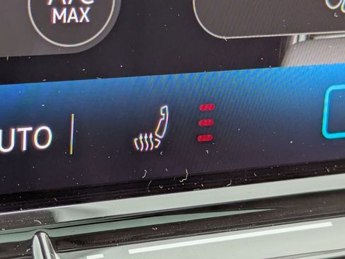 New 2026 Volkswagen Tiguan SE image 21