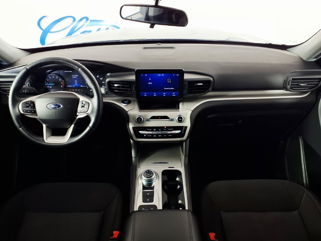 Used 2024 Ford Explorer XLT RWD image 14