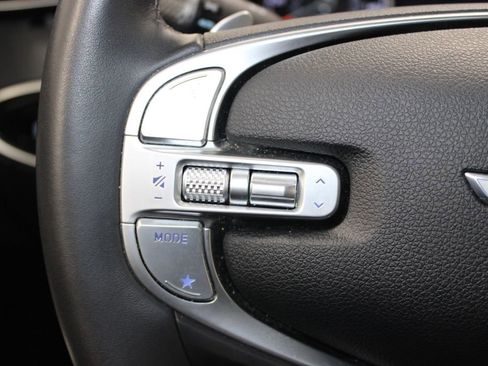 Used 2025 Genesis GV70 2.5T AWD/4WD image 21