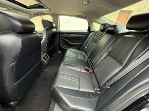Used 2018 Honda Accord Touring image 24