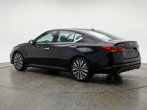 Used 2025 Nissan Altima 2.5 SV image 6
