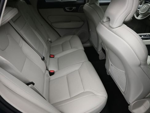 Used 2020 Volvo XC60 T6 Inscription w/ Protection Package image 8