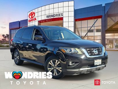 Used 2017 Nissan Pathfinder SL