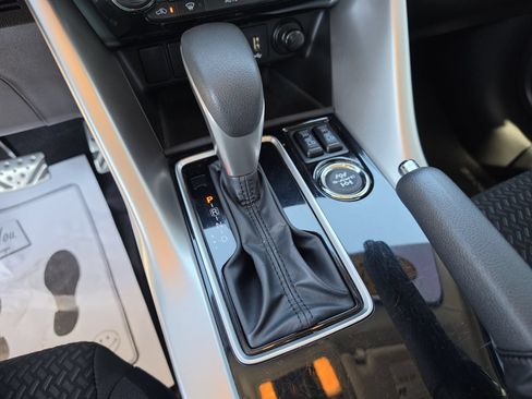 Used 2024 Mitsubishi Eclipse Cross AWD image 30