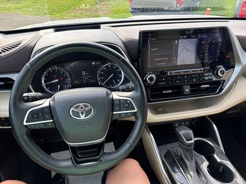Used 2022 Toyota Highlander Platinum AWD/4WD image 10