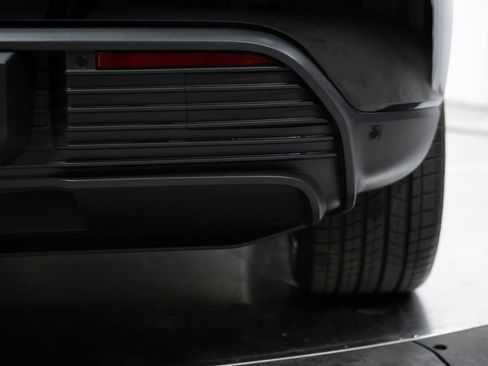 New 2026 Porsche Macan Electric RWD image 20