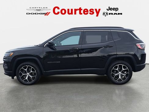 Certified 2024 Jeep Compass Limited AWD/4WD image 8