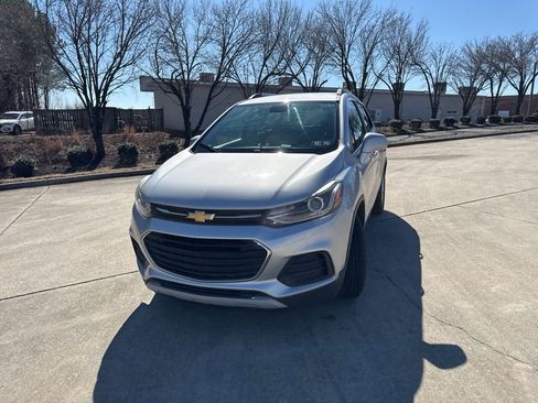 Used 2018 Chevrolet Trax LT image 1
