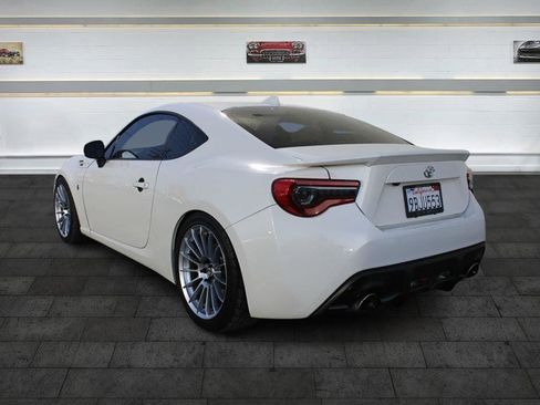 Used 2017 Toyota 86 image 5