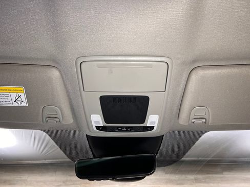 Used 2025 Honda Pilot EX-L image 17