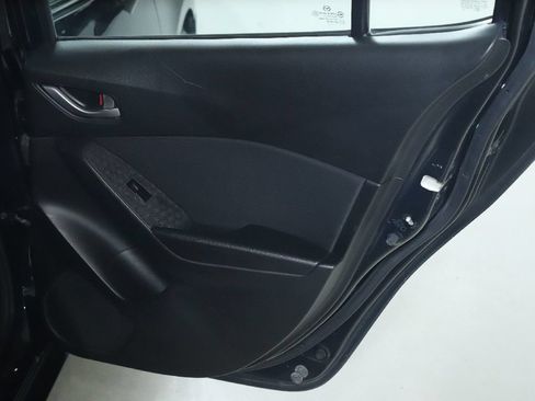 Used 2016 MAZDA MAZDA3 i Sport FWD image 30