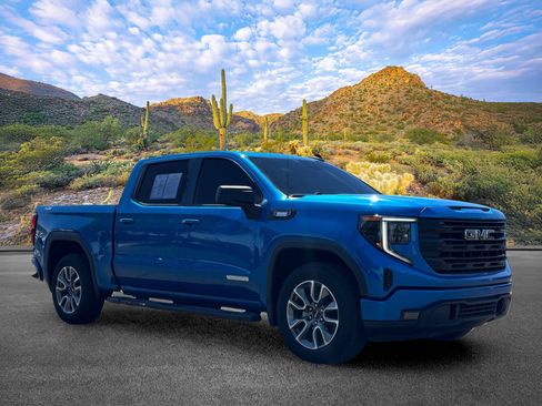 Used 2022 GMC Sierra 1500 Elevation w/ LPO, Elevation Black Package AWD/4WD image 2