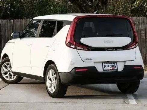Used 2022 Kia Soul LX w/ Technology Package image 15