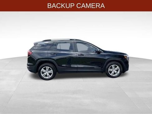 Used 2024 GMC Terrain SLE w/ Driver Convenience Package FWD image 8