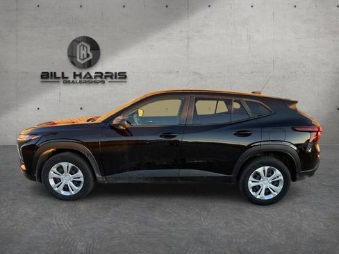 Used 2025 Chevrolet Trax LS w/ Driver Confidence Package FWD image 8