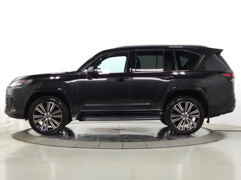 Used 2024 Lexus LX 600 4WD w/ Appearance Package image 5