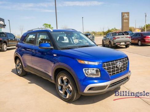 Used 2025 Hyundai Venue SEL image 7
