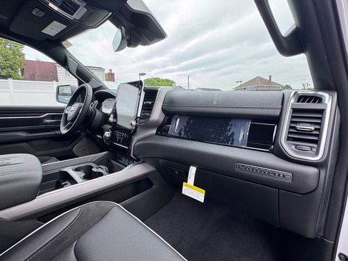 New 2026 RAM 1500 Laramie AWD/4WD image 19