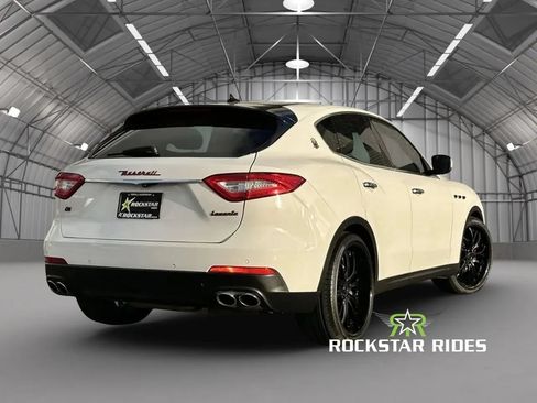 Used 2018 Maserati Levante AWD/4WD image 2