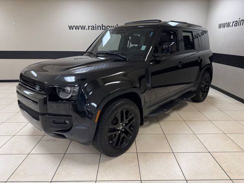 Used 2024 Land Rover Defender 110 S AWD/4WD image 3