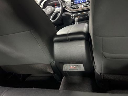Used 2024 Nissan Altima 2.5 SV FWD image 14