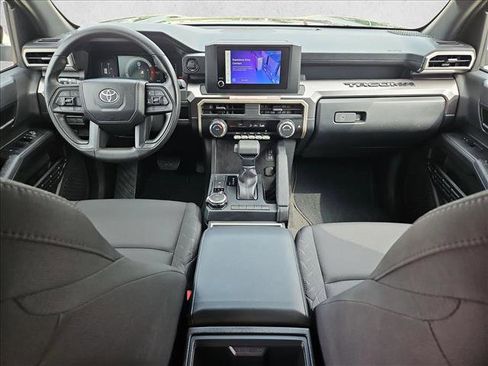 Used 2025 Toyota Tacoma SR5 AWD/4WD image 17