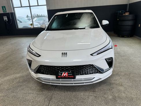 New 2026 Buick Envista Avenir image 2