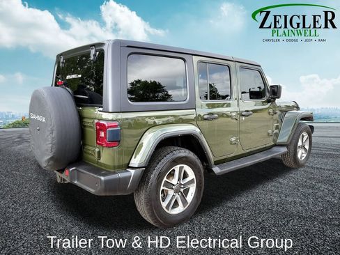 Used 2022 Jeep Wrangler Unlimited Sahara w/ Dual Top Group AWD/4WD image 6