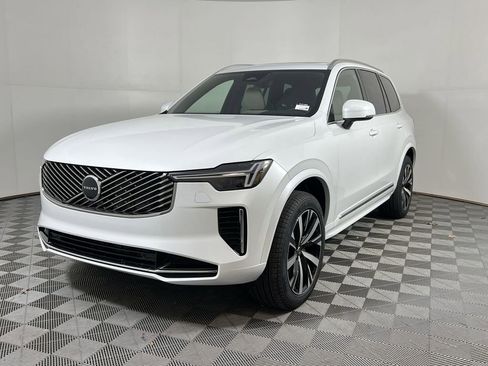 Used 2026 Volvo XC90 B5 Core image 4