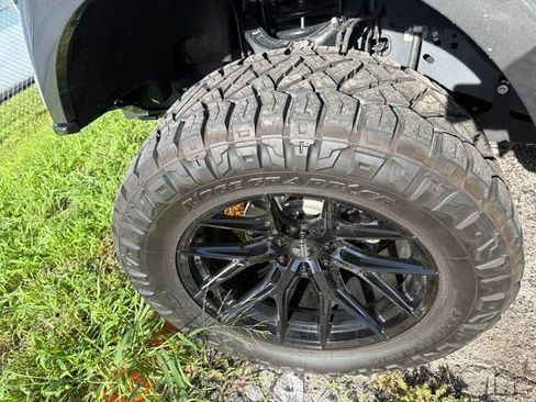 Used 2025 Ford F150 Raptor AWD/4WD image 5