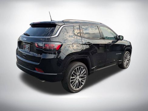 Used 2022 Jeep Compass Limited w/ Elite Group AWD/4WD image 4