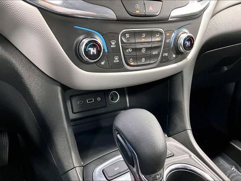 Used 2023 Chevrolet Equinox LT w/ Driver Convenience Package AWD/4WD image 15