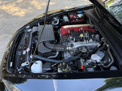 Used 2005 Honda S2000 image 73