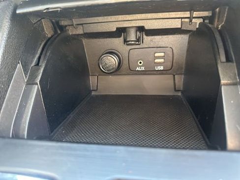 Used 2015 Subaru Legacy 2.5i Premium w/ Moonroof Package AWD/4WD image 18