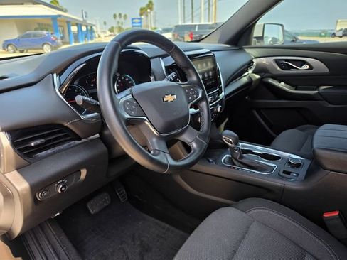 Used 2023 Chevrolet Traverse LT FWD image 16