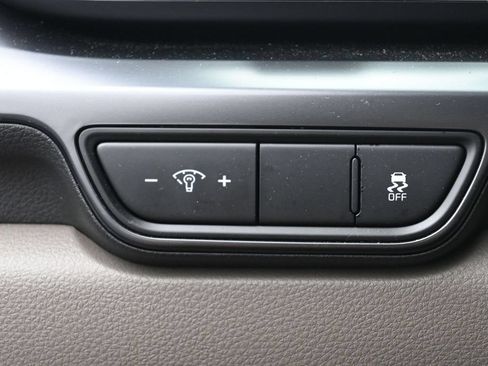 Used 2026 Kia Carnival FWD image 16