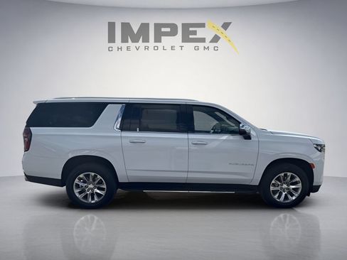 Used 2023 Chevrolet Suburban Premier AWD/4WD image 6